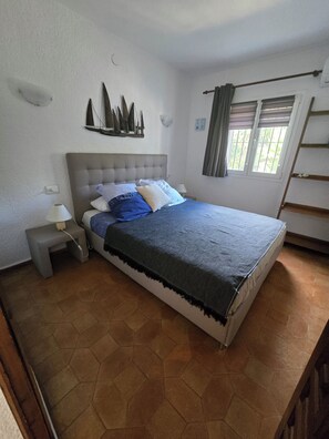 Iron/ironing board, Internet, bed sheets - Nathalia House (Panorama)