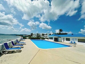 Pool - itlbfun - Waterfront Condo (Sion Farm)