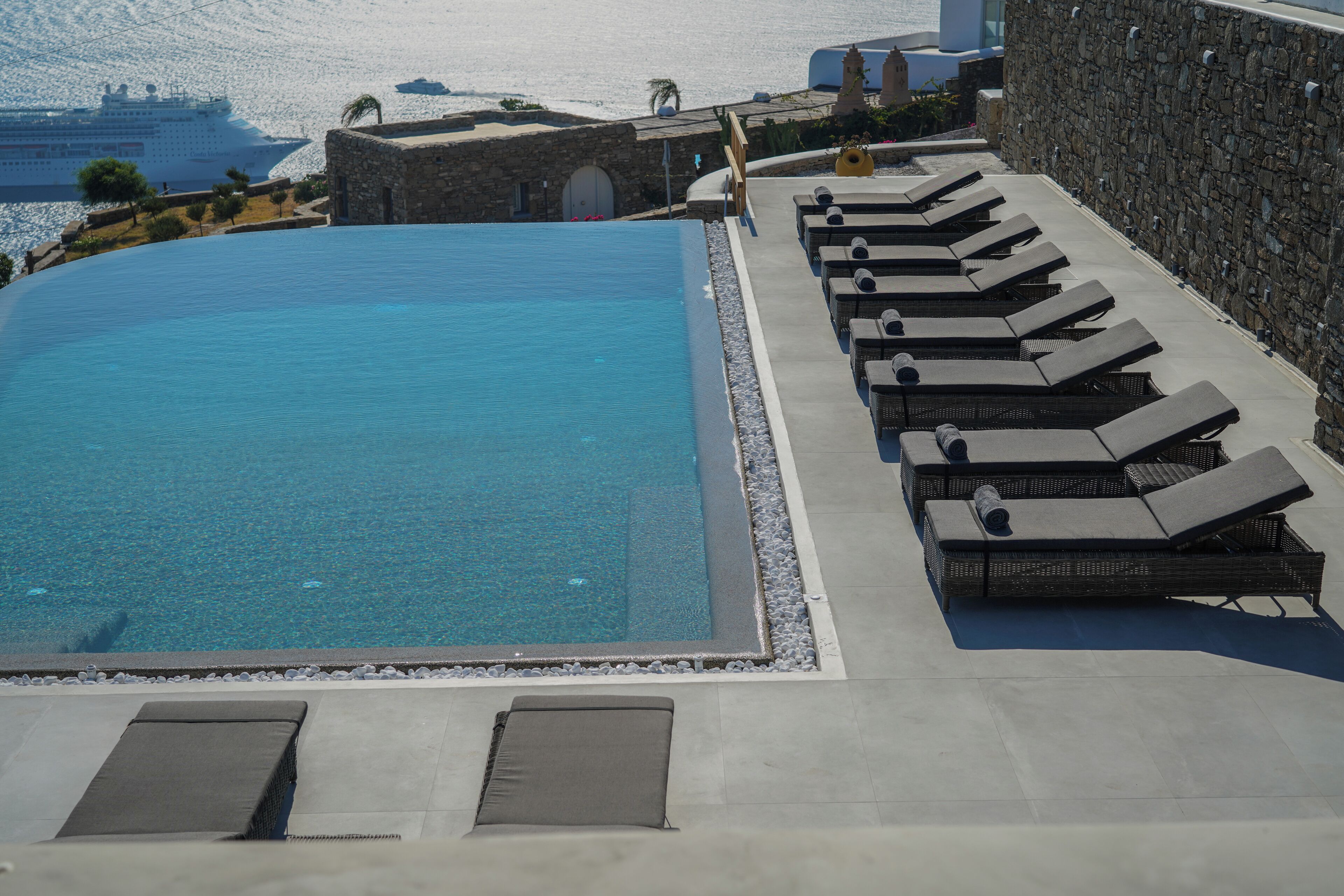 Sæsonbestemt udendørs pool