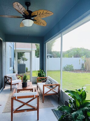 Terrace/patio - Bright 4BR home near pool and beaches, perfect for families and groups. (Apollo Beach)