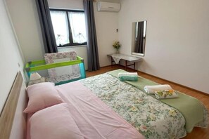 3 habitaciones, tabla de planchar con plancha y wifi gratis 