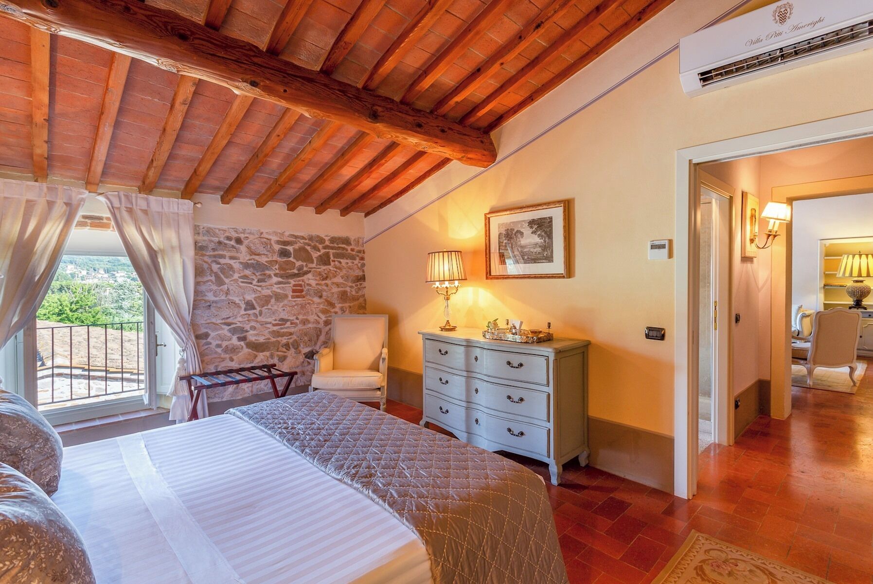 Fer et planche à repasser, Wi-Fi gratuit, draps fournis