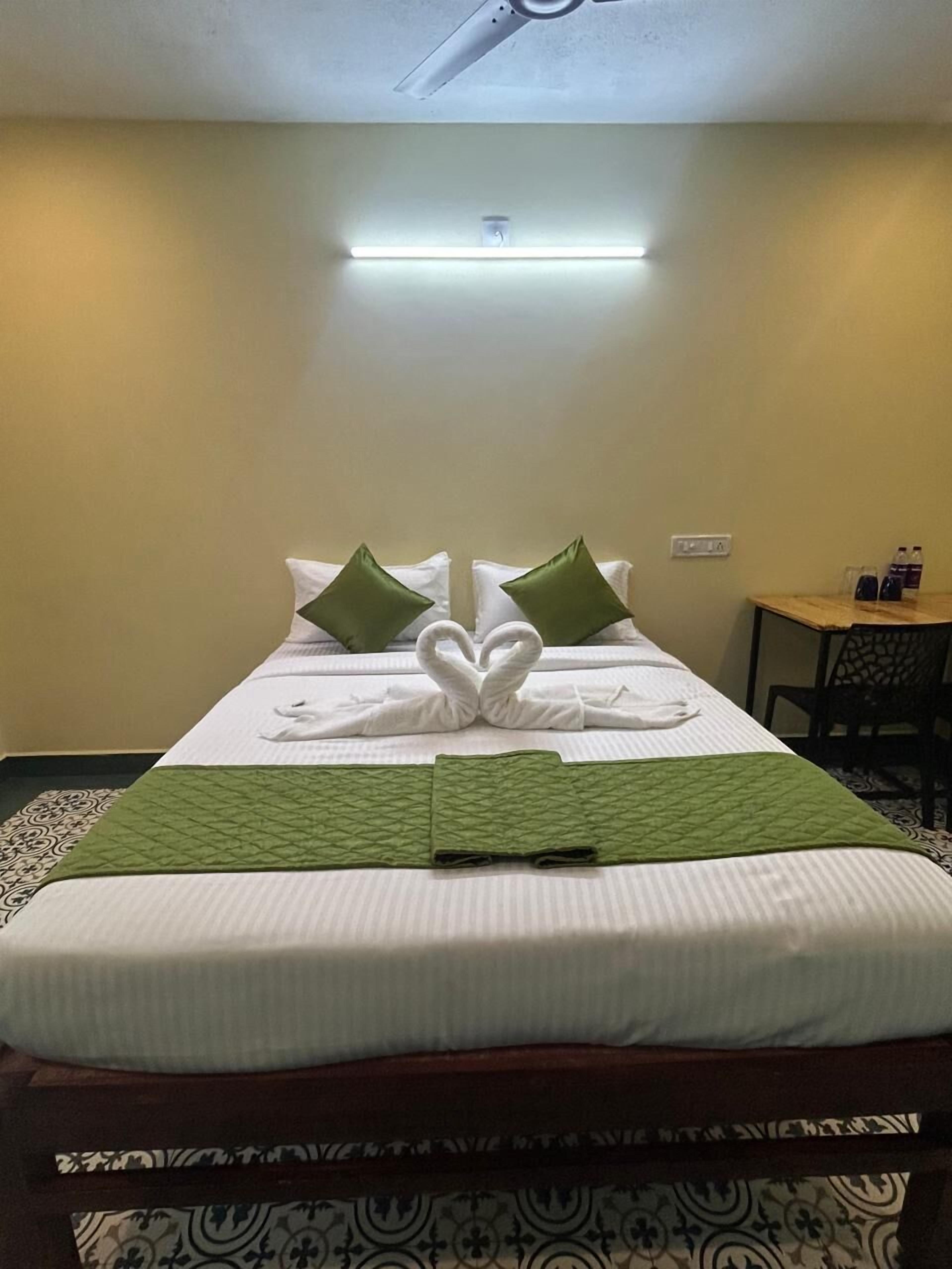 Habitación doble Deluxe | Tabla de planchar con plancha y wifi gratis 