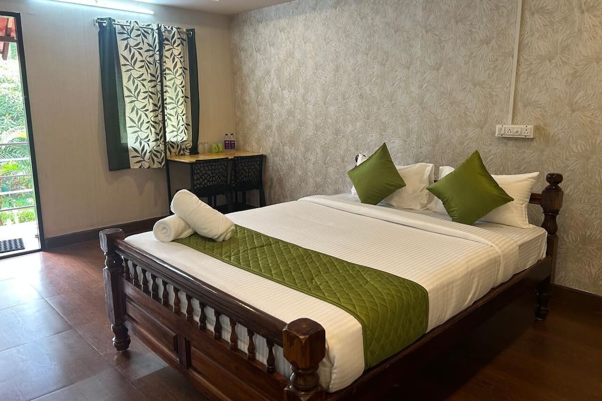 Quarto casal club | Ferros/tábuas de passar roupa, Wi-Fi de cortesia