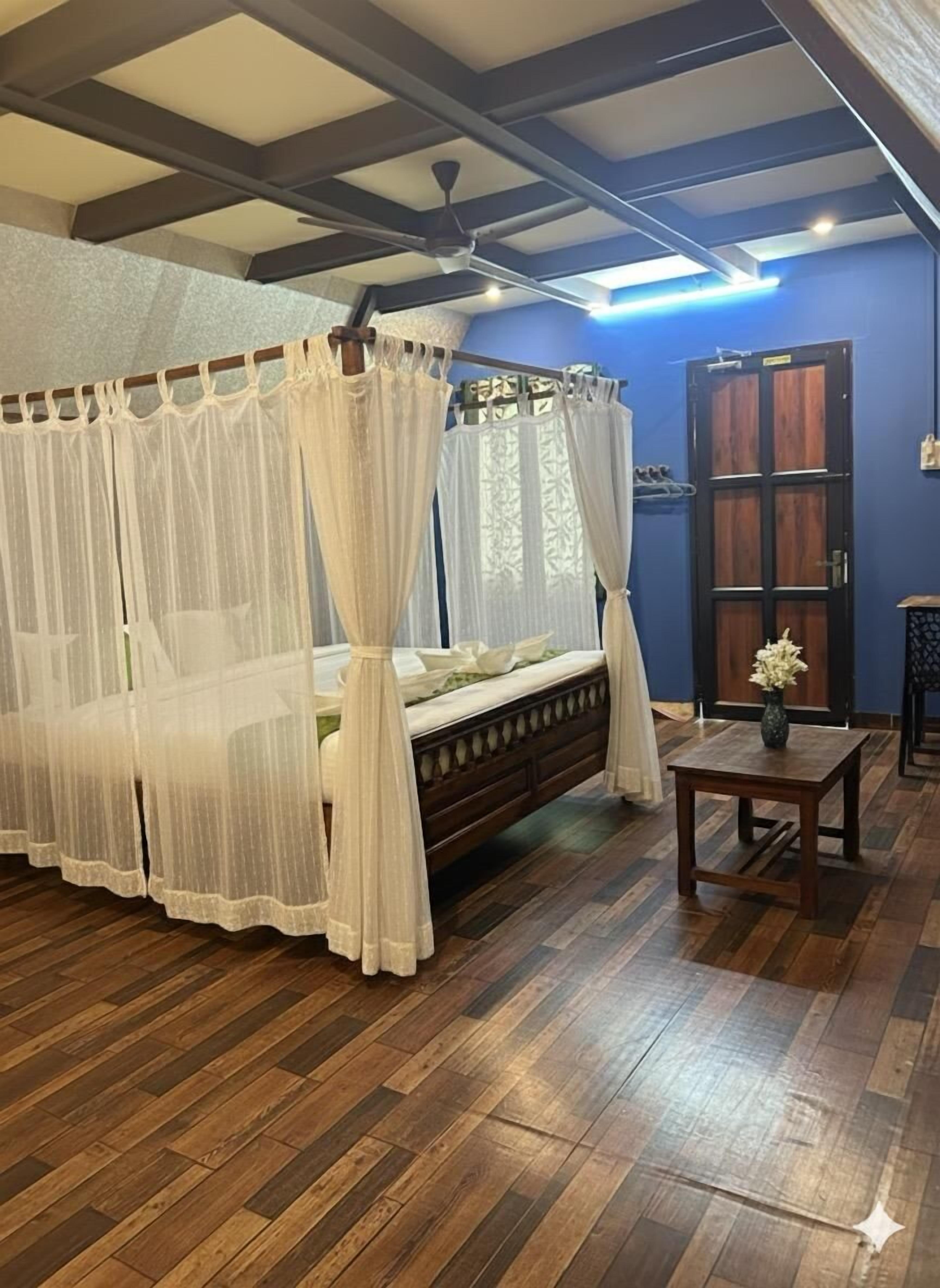 Habitación doble de diseñador | Tabla de planchar con plancha y wifi gratis 