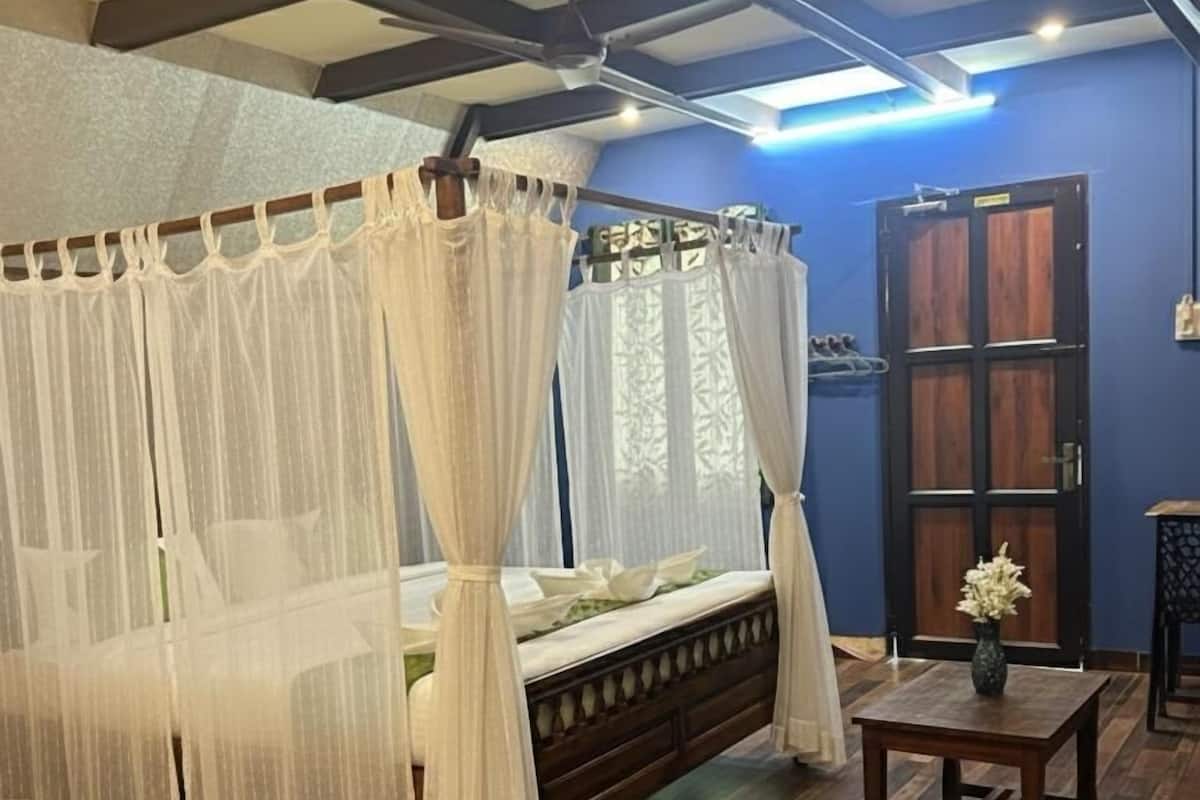 Quarto casal design | Ferros/tábuas de passar roupa, Wi-Fi de cortesia