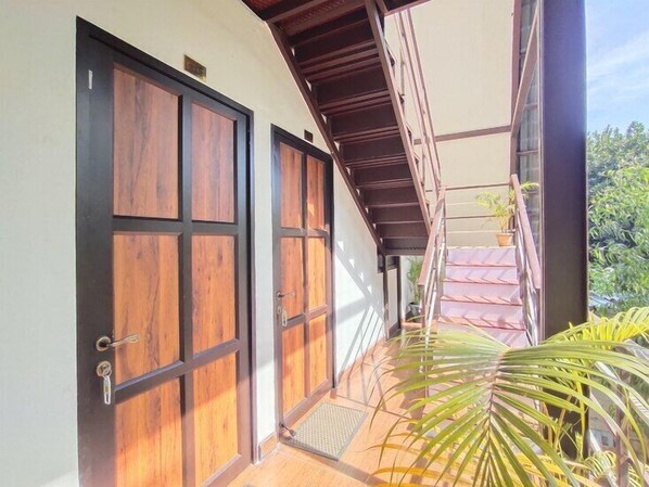 مكواة/�لوح كي وواي فاي مجانًا