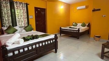 Family Double Room | Iron/ironing board, free WiFi