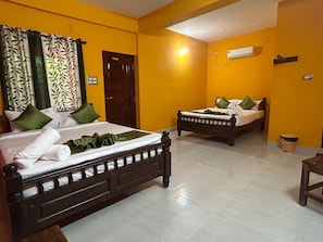 Quarto casal família | Ferros/tábuas de passar roupa, Wi-Fi de cortesia