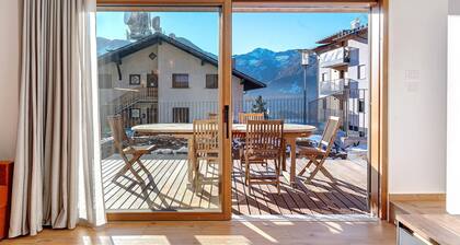 Apartment 'Villa Helena' with Mountain View, Private Terrace and Wi-Fi