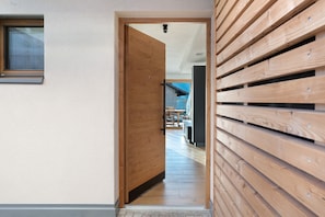 Interior - Apartment 'Villa Helena' with Mountain View, Private Terrace and Wi-Fi (Cavalese)