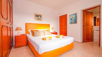 4 chambres, fer et planche à repasser, Wi-Fi gratuit, draps fournis