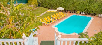 Relaxing villa with pool and BBQ