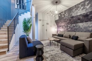 Classic Apartment | Living area - Saint Marc Résidence (Paris)