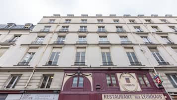 Fachada de la propiedad