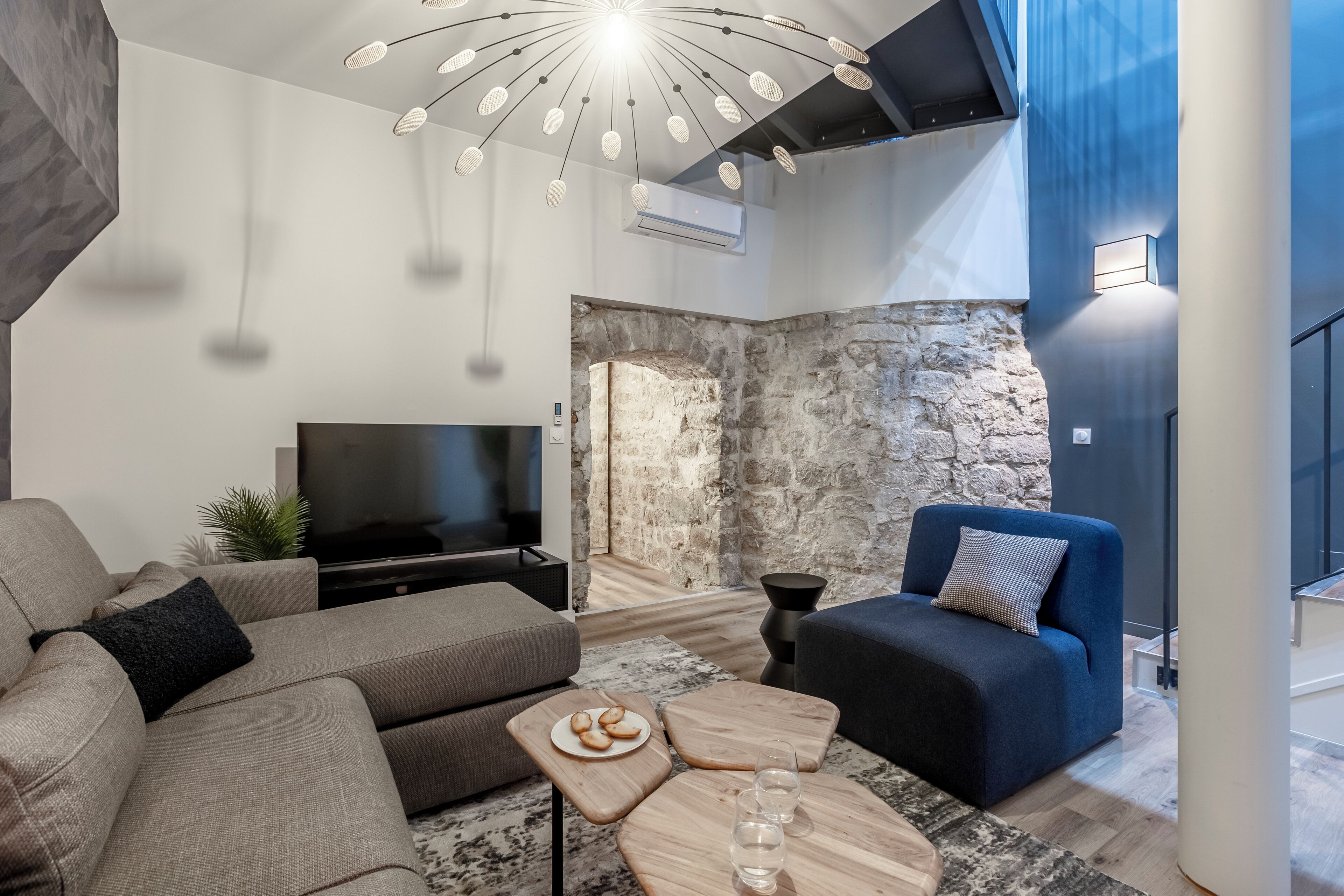 Classic Apartment | Iron/ironing board, free WiFi