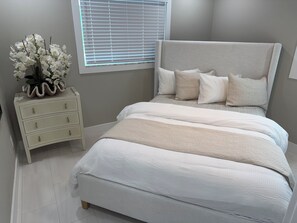 3 bedrooms, WiFi, bed sheets - Relaxing 3-Bedroom Matlacha Cottage with Private Pool & Dock (Matlacha)