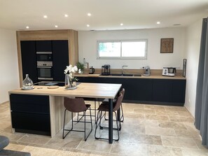 Microwave, oven, stovetop, dishwasher - In the land of bastides and castles (Saint-Aubin)