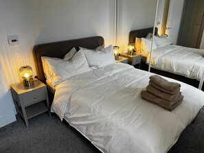 Bügeleisen/Bügelbrett, Internetzugang, Bettwäsche