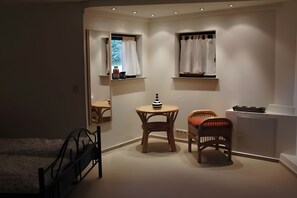 WiFi - Holiday Home 'Ferienhaus Vossberg' with Private Terrace, Private Garden and Wi-Fi (Grabow)