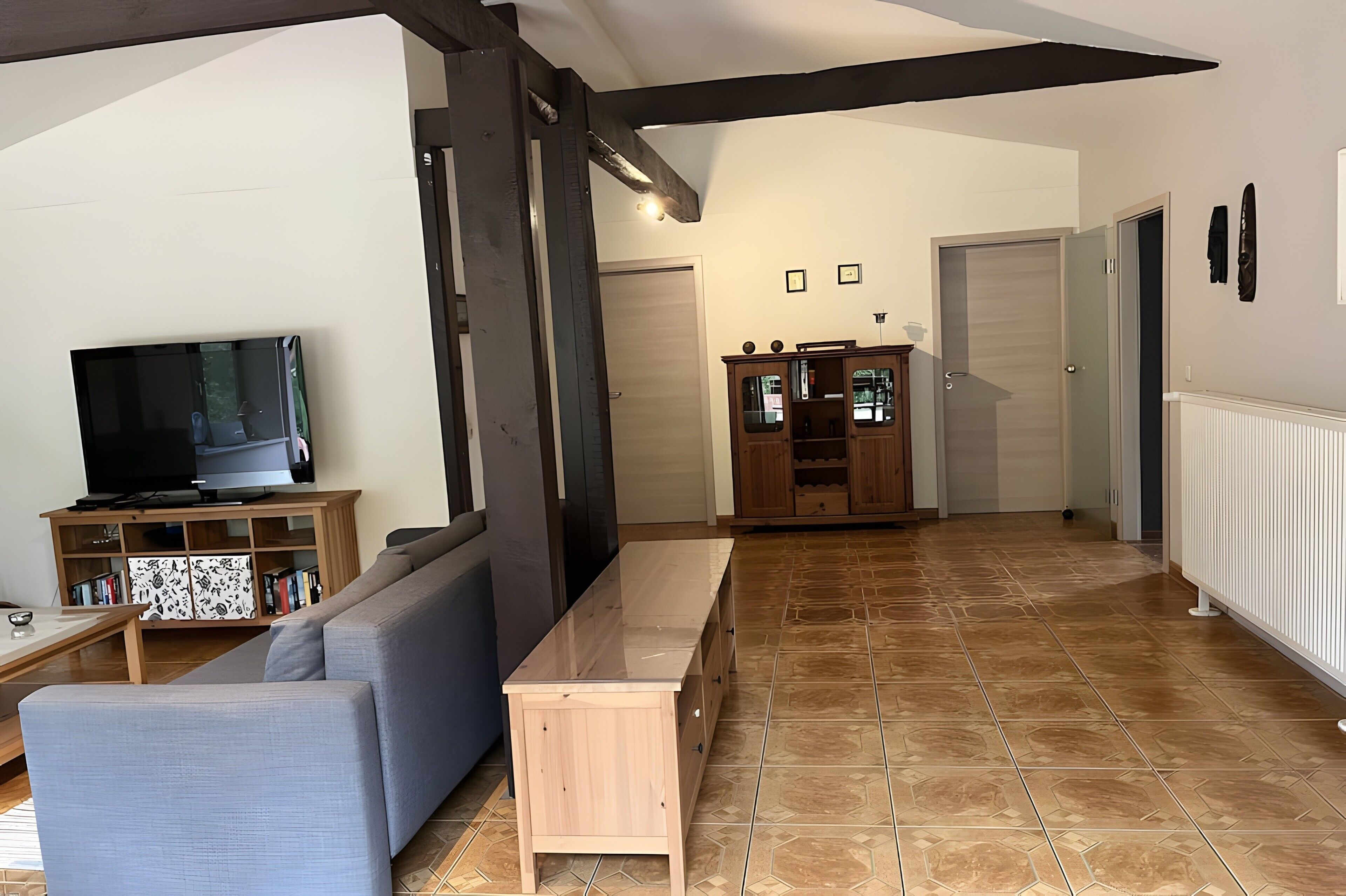 TV, fireplace, stereo