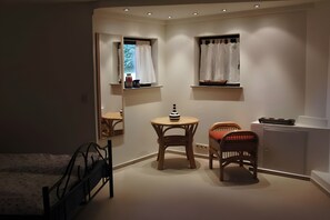 3 bedrooms, WiFi - Holiday Home 'Ferienhaus Vossberg' with Private Terrace, Private Garden and Wi-Fi (Grabow)