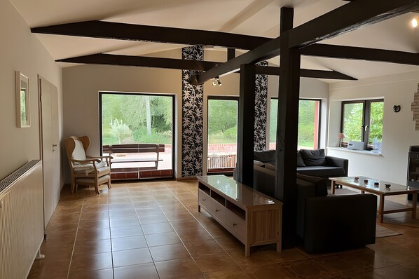 Interior - Holiday Home 'Ferienhaus Vossberg' with Private Terrace, Private Garden and Wi-Fi (Grabow)