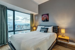 1 bedroom, desk, iron/ironing board, travel cot - Executive 1 Bedroom Apartment in Montreal | Le Smith Building (Montréal)