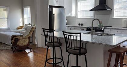 Beautiful 3-bedroom house with AC in Birmingham's Entertainment District.