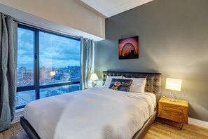 Desk, iron/ironing board, travel cot, WiFi - Corporate 1 BR Apartment in Montreal | Le Smith (Montreal)