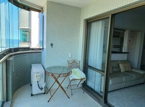 Interior - Charming apartment across from Barra beach - SunsetDrive (Rio de Janeiro)
