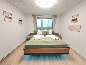 Fer et planche à repasser, Wi-Fi gratuit, draps fournis