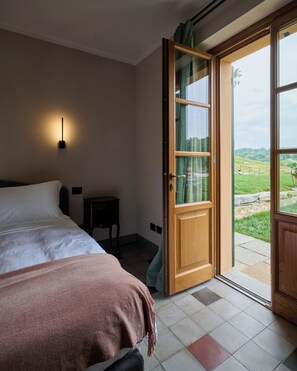 Doppia Comfort, vista vigneti | Tende oscuranti, ferro/asse da stiro, Wi-Fi gratuito