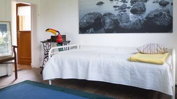 2 habitaciones, escritorio, tabla de planchar con plancha y wifi