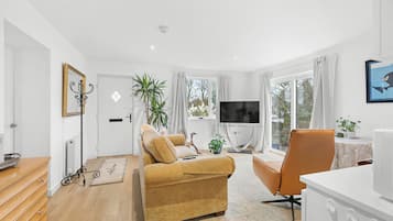 Una Smart TV, libros