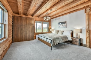 3 bedrooms, iron/ironing board, travel crib, free WiFi