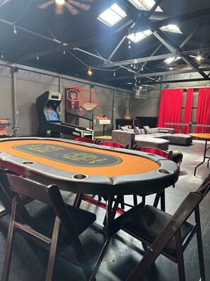 Spielezimmer