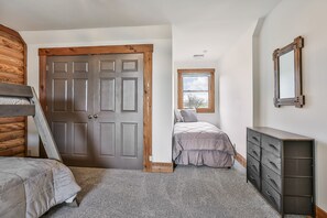 3 bedrooms, iron/ironing board, travel cot, free WiFi