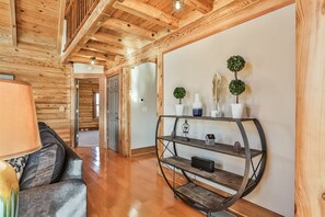 Interior - The Rec Farm - Cabin on farm, Fishing Pond, Hot Tub, Arcade Barn, Sleeps 12+ (Shelbyville)