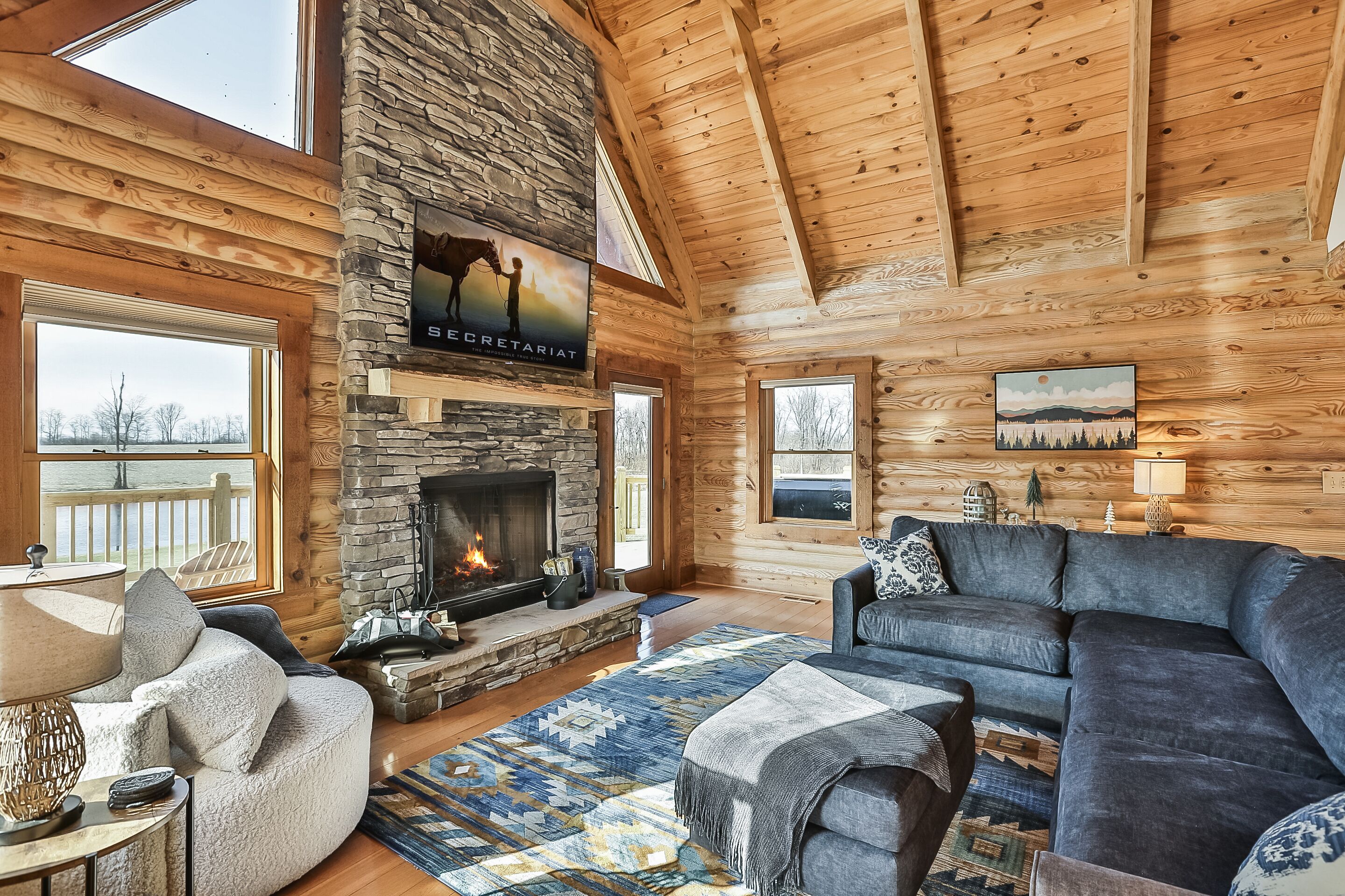 智能电视、壁炉、电子游戏、桌上足球