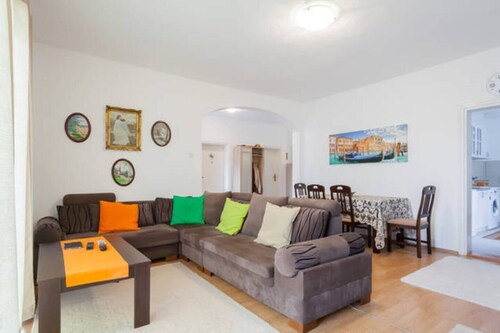 Comfortable house for comfortable stay (14 people)