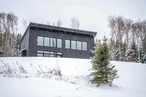 Exterior - Modern Comfort | SPA | Mountain | Chalet KNOX (Saint-Côme)