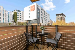 Outdoor dining - City Belle | By My Getaways (Brighton)