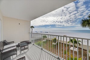 Property grounds - Beachfront Bliss with Gulf Views, Balcony, Heated Pool & More (Indian Shores)