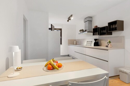 Apartment 'Mergl's' with Private Terrace, Shared Garden and Wi-Fi