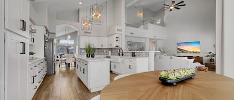 House, Multiple Beds, Pool Access (Beverly Ocotillo Chandler) | Private kitchen