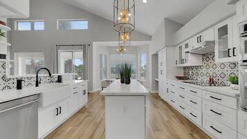 House, Multiple Beds, Pool Access (Beverly Ocotillo Chandler) | Private kitchen