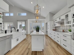 House, Multiple Beds, Pool Access (Beverly Ocotillo Chandler) | Private kitchen - Beverly Ocotillo Chandler (Chandler)