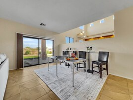 House, Multiple Beds, Patio, Garden View (Bustos Maricopa) | Interior