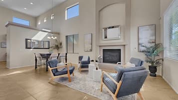 House, Multiple Beds, Patio, Garden View (Bustos Maricopa) | Interior